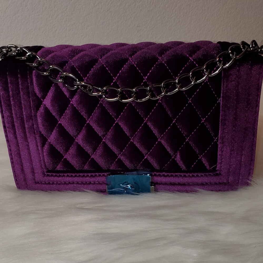 Purses - Picture 6 of 8